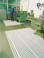 Arbeitsplatz-Bodenbelag Abschlusselement durchbrochen grau L400xB120mm