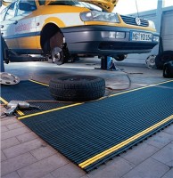 Arbeitsplatz-Bodenbelag Matte feine Struktur schwarz/gelb B.800xH.12,5 PVC